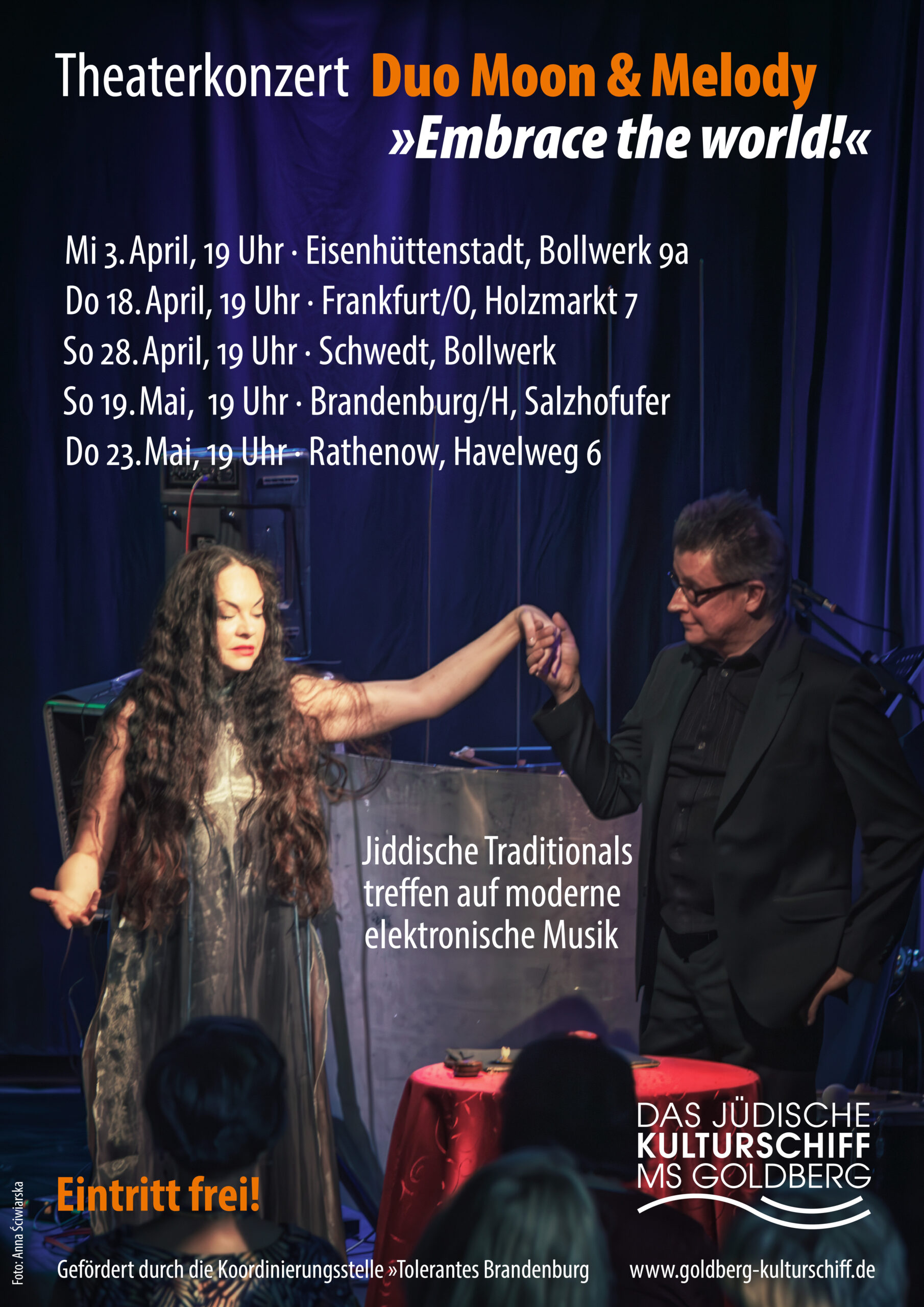 Moon & Melody: »Embrace the World!« Jiddische Traditionals treffen moderne elektronische Musik.